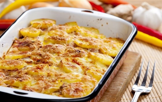 Картопля у вершках