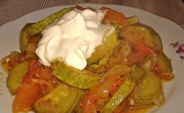 Кабачки (баклажани) тушковані