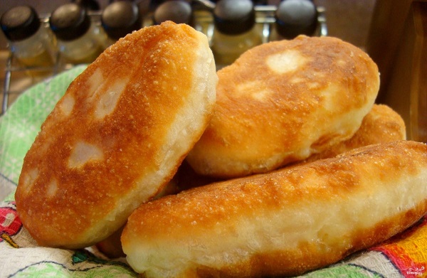 Листкові пиріжки з курчам