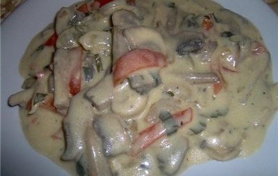 Соус із грибами, шинкою і язиком