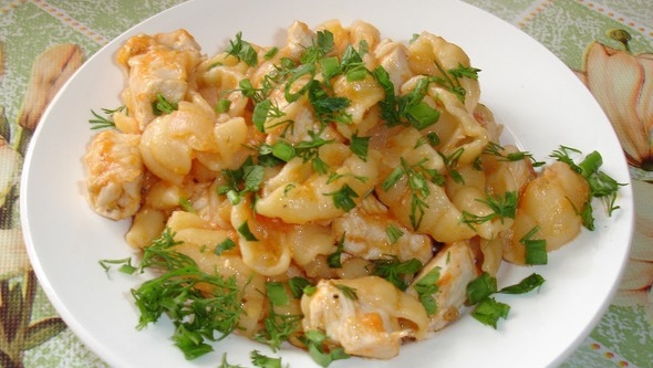 Філе курки з макаронами