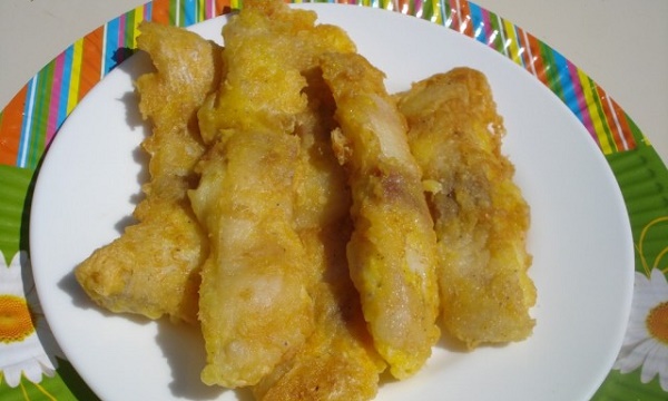 Морський окунь, тріска, пікша смажені в тісті